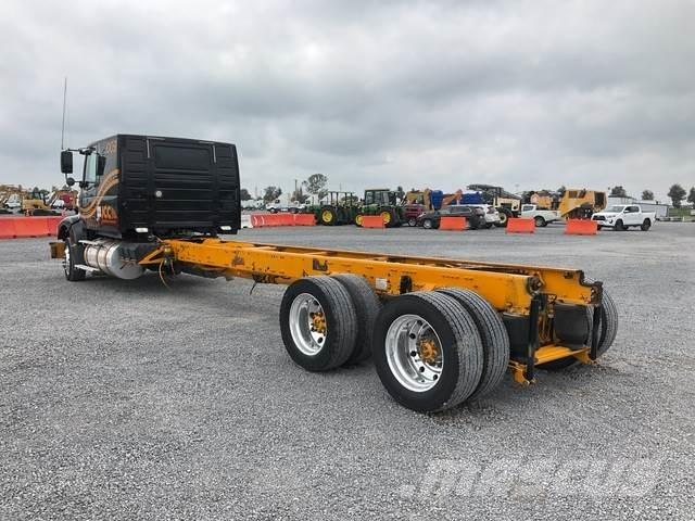 Volvo VHD64F Kabíny a interiér
