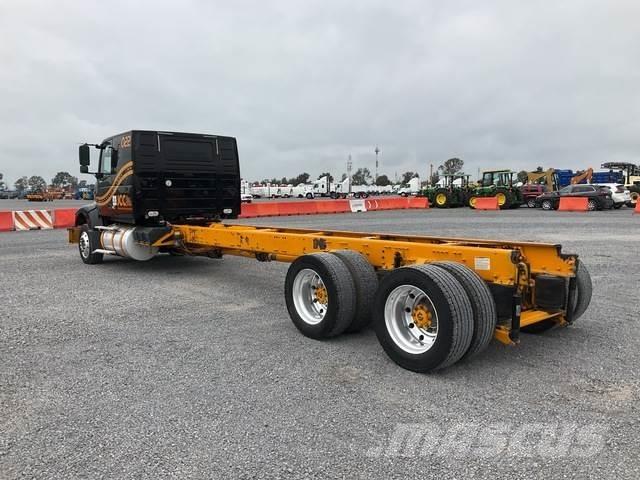 Volvo VHD64F Kabíny a interiér