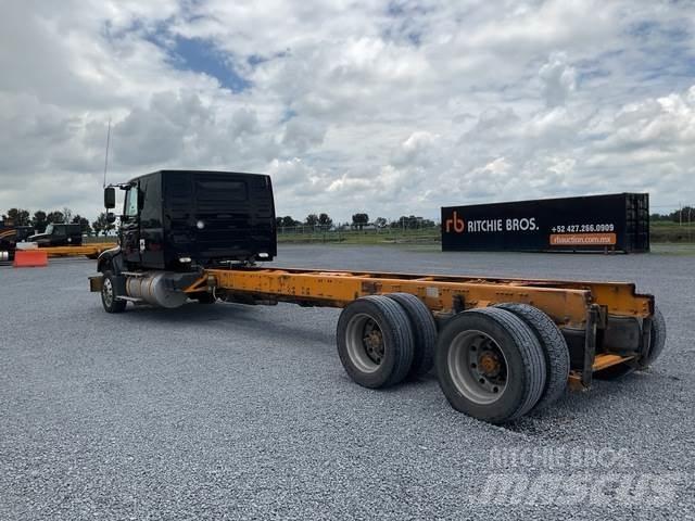 Volvo VHD64F Kabíny a interiér