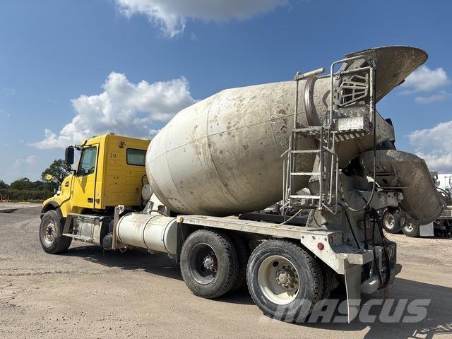 Volvo VHD64F Ďalšie nákladné vozidlá