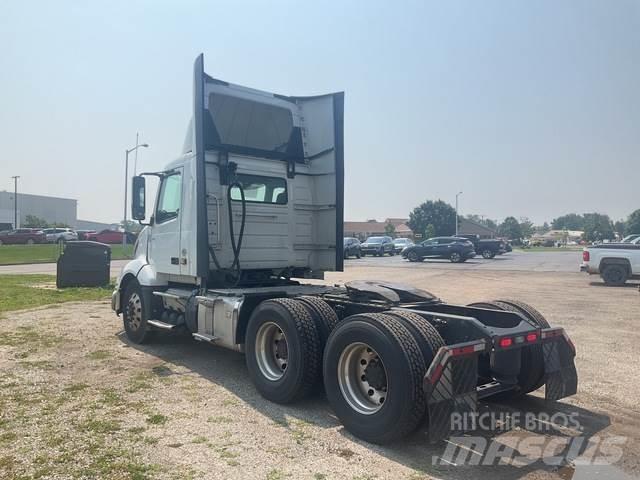 Volvo VNL 300 Ťahače