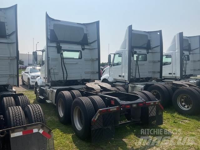Volvo VNL 300 Ťahače