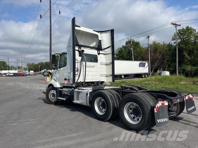 Volvo VNL 300 Ťahače