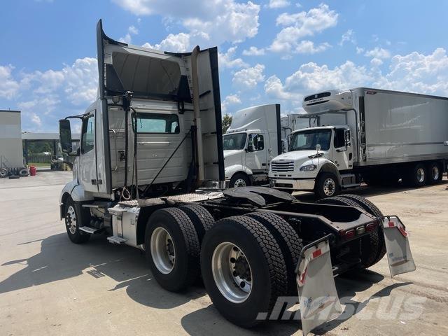 Volvo VNL300 Ťahače