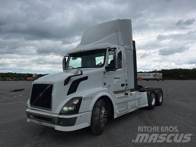Volvo VNL64300 Ťahače