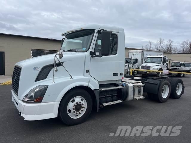 Volvo VNL64T Ťahače