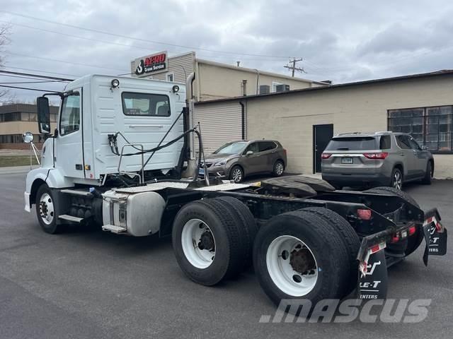 Volvo VNL64T Ťahače