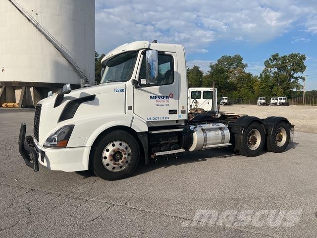 Volvo VNL64T Ťahače