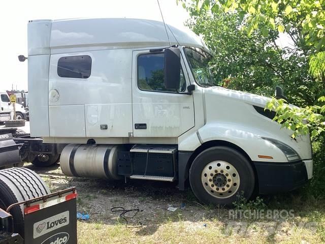 Volvo VNL740 Ťahače