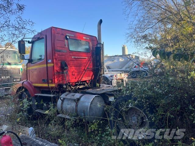 Volvo VNM200 Ťahače