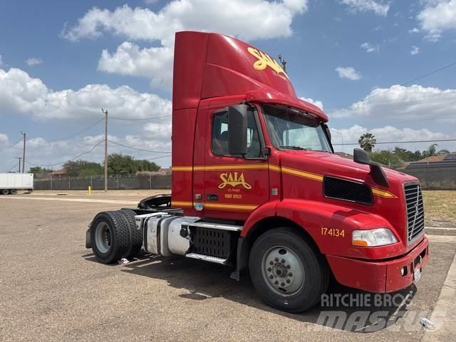 Volvo VNM42T Ťahače