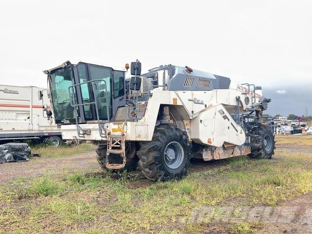Wirtgen WR240 Pôdne kompaktory
