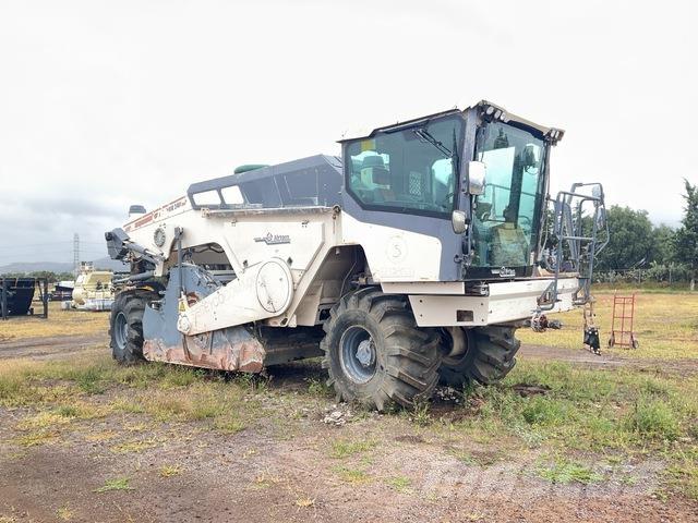 Wirtgen WR240 Pôdne kompaktory