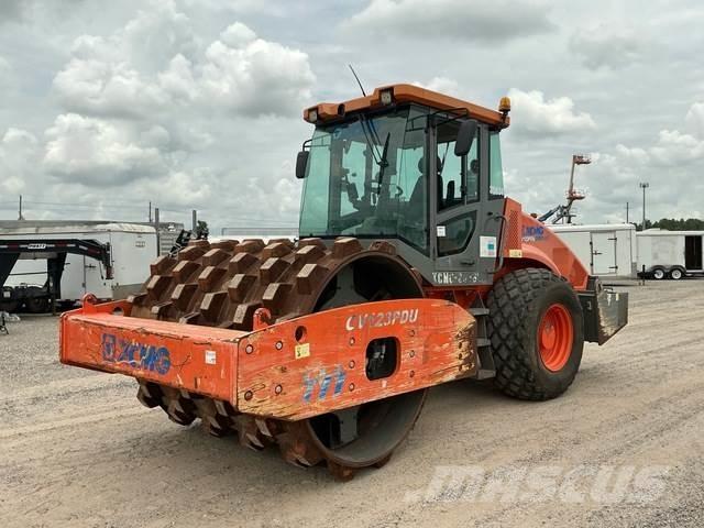 XCMG CV123PDU Ťahačové valce