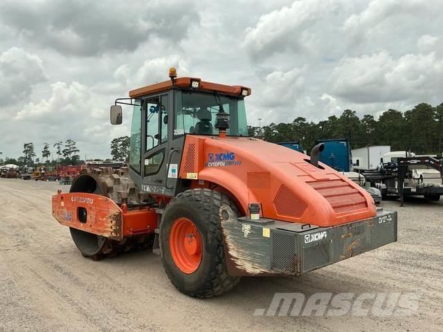 XCMG CV123PDU Ťahačové valce