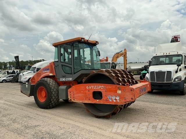 XCMG CV123PDU Ťahačové valce