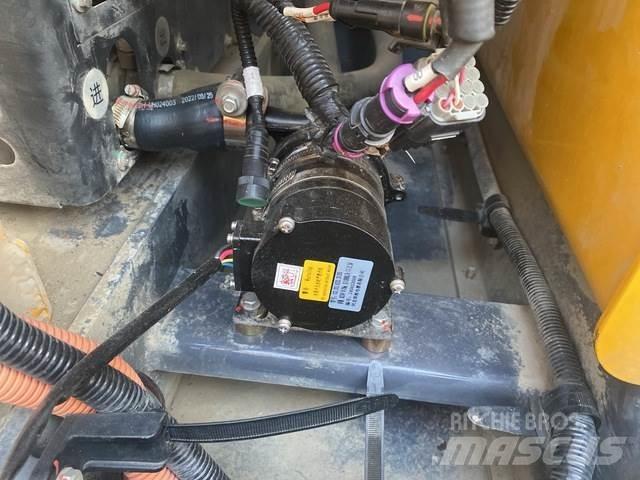 XCMG XE215E Pásové rýpadlá