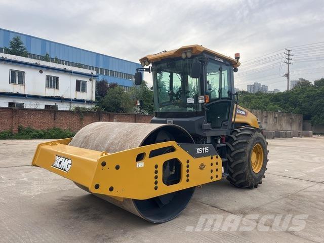 XCMG XS115 Ťahačové valce