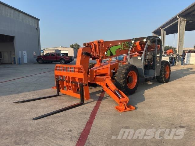 Xtreme XR1055 Teleskopické manipulátory
