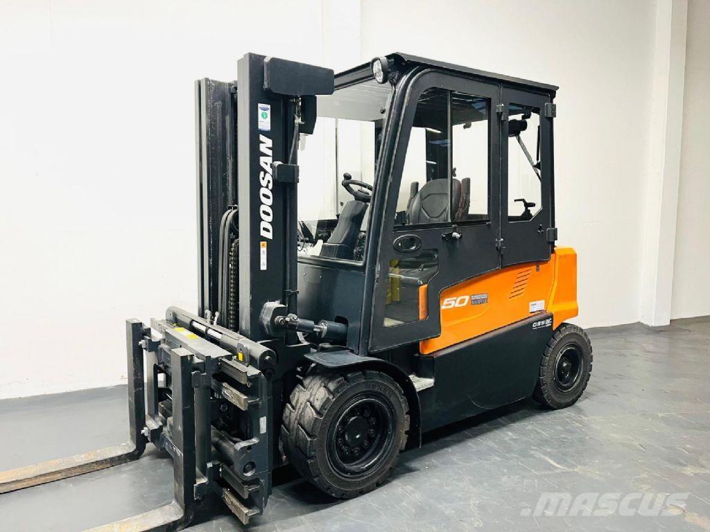 Doosan B50X-7 Akumulátorové vozíky