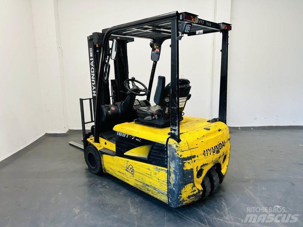 Hyundai 18BT-7 Akumulátorové vozíky