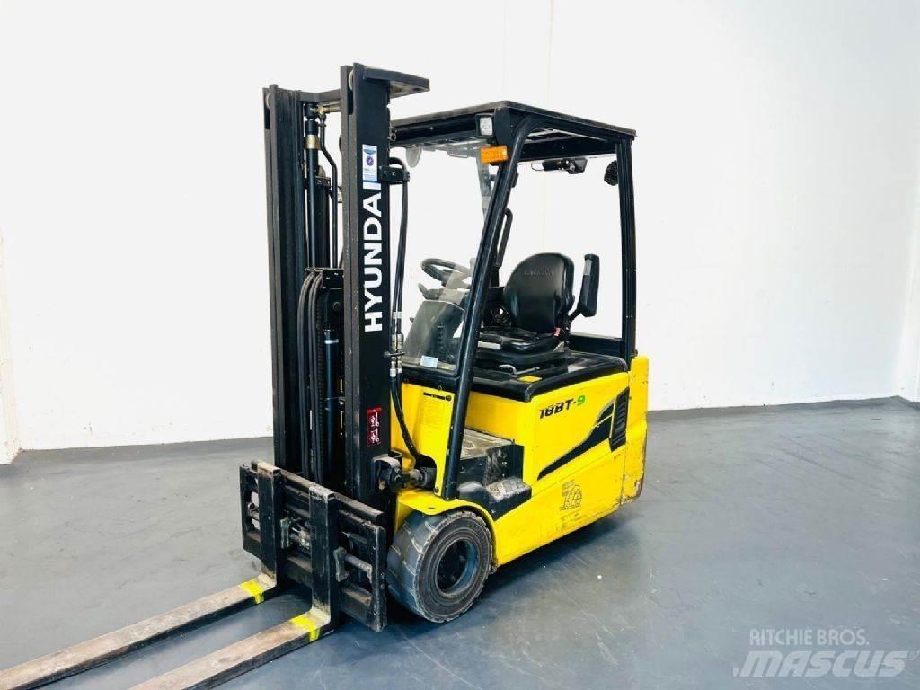 Hyundai 18BT-9 Akumulátorové vozíky