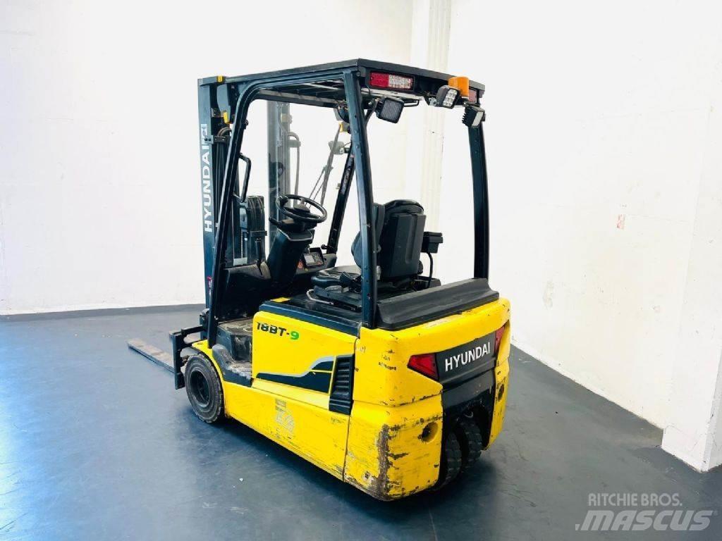 Hyundai 18BT-9 Akumulátorové vozíky