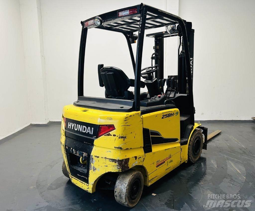 Hyundai 25BH-9 Akumulátorové vozíky