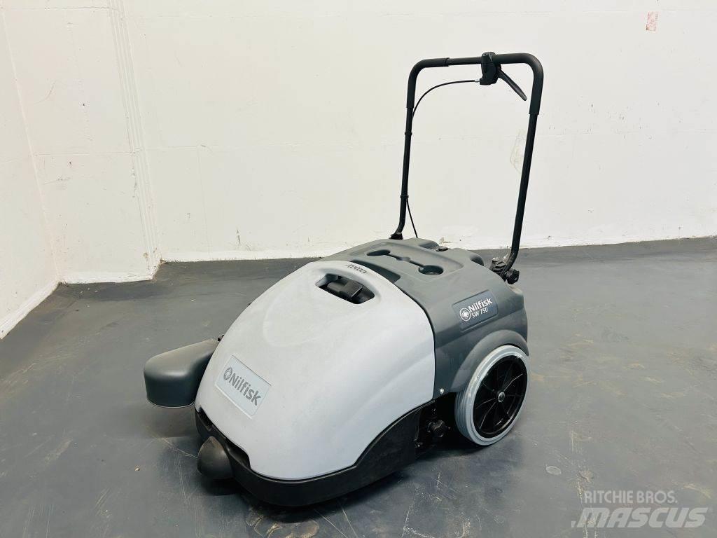 Nilfisk SW750 Zametacie stroje