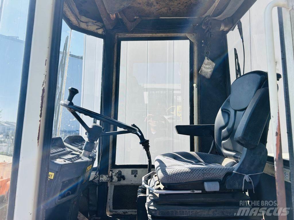 Schaeff KL835 Šmykom riadené nakladače