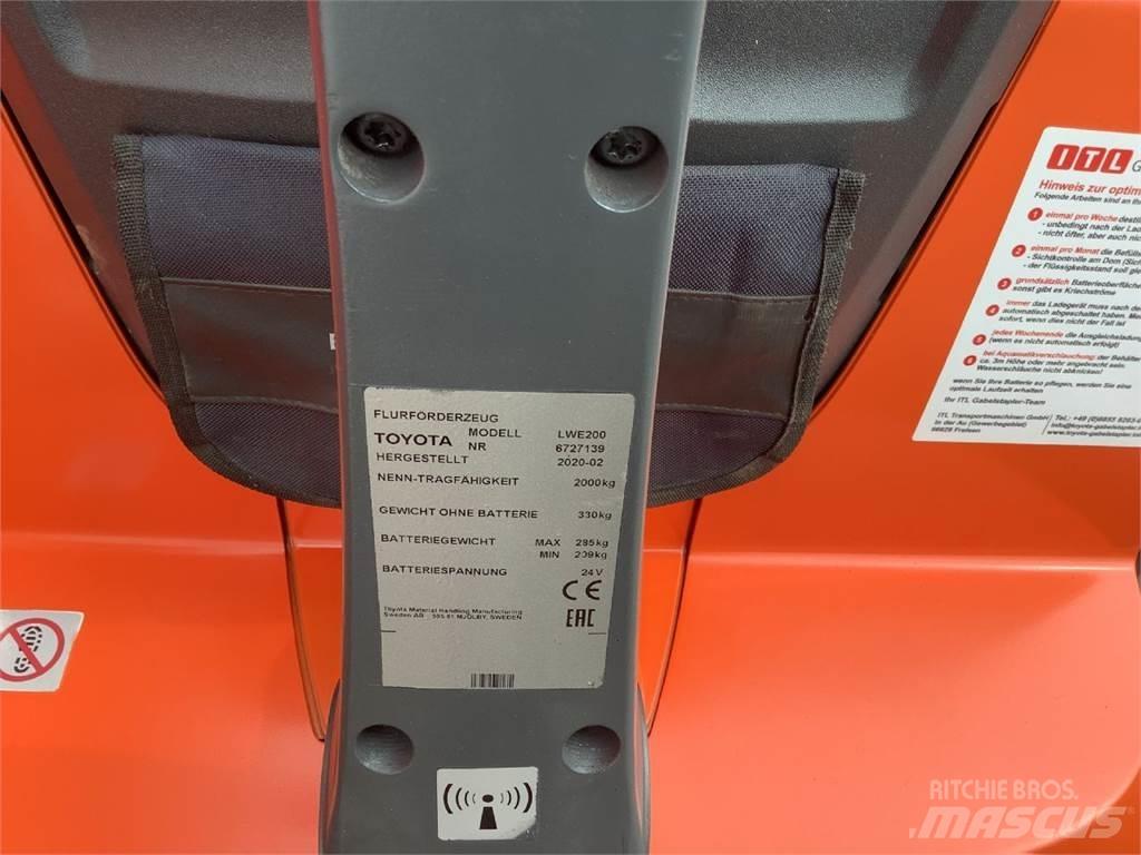 Toyota LWE200 Nízkozdvižný vozík