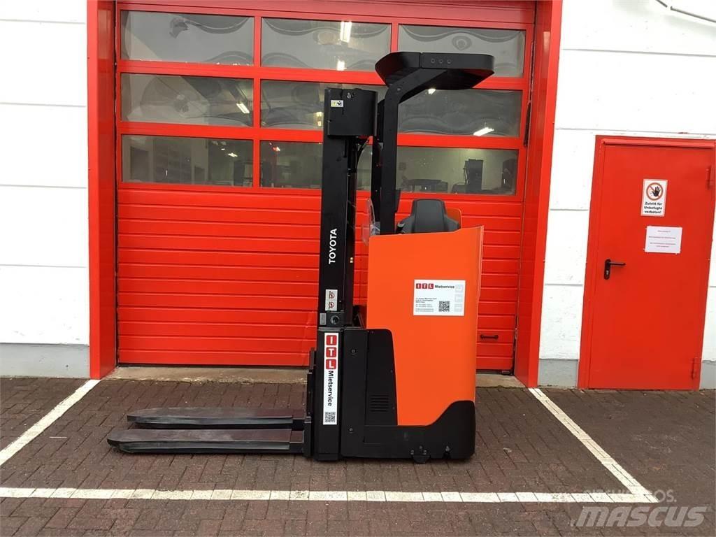 Toyota SSI160LN Ručne vedené vysokozdvižné vozíky