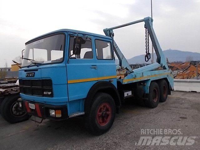 Fiat 697 NP Hákový nosič kontajnerov