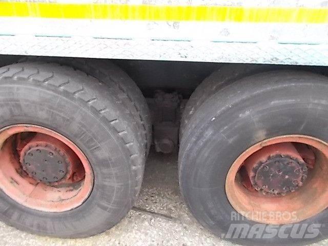 Fiat 697 NP Hákový nosič kontajnerov