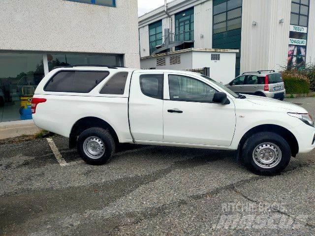 Fiat FULLBACK Plošinové nákladné automobily/nákladné automobily so sklápacími bočnicami