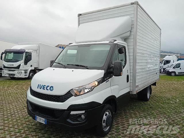 Iveco 35C13 Skriňová nadstavba