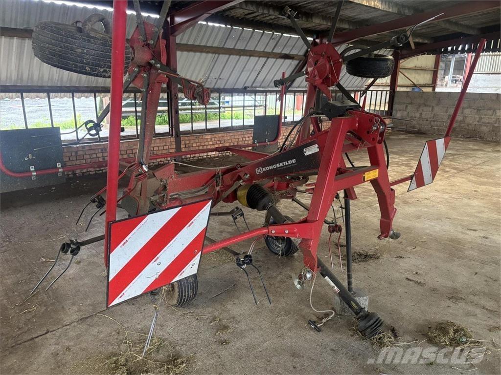 Kongskilde Z555 Obracače a zhrabovače sena
