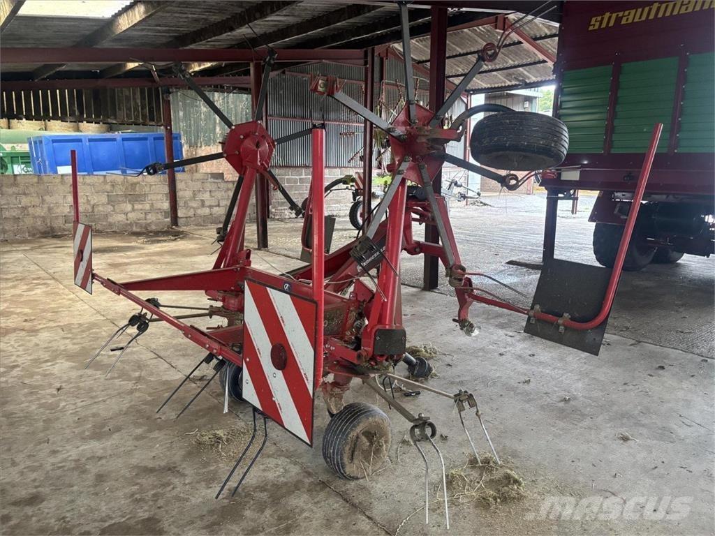 Kongskilde Z555 Obracače a zhrabovače sena
