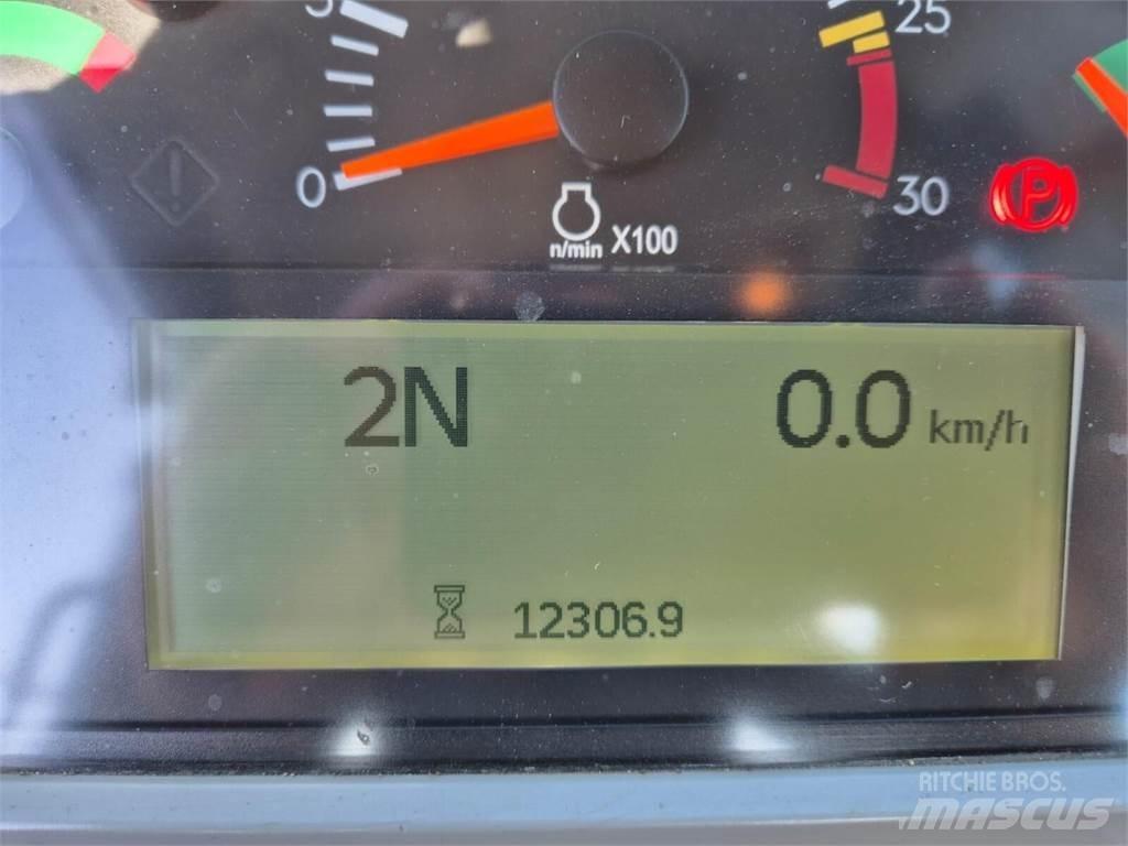 CAT 966M Kolesové nakladače