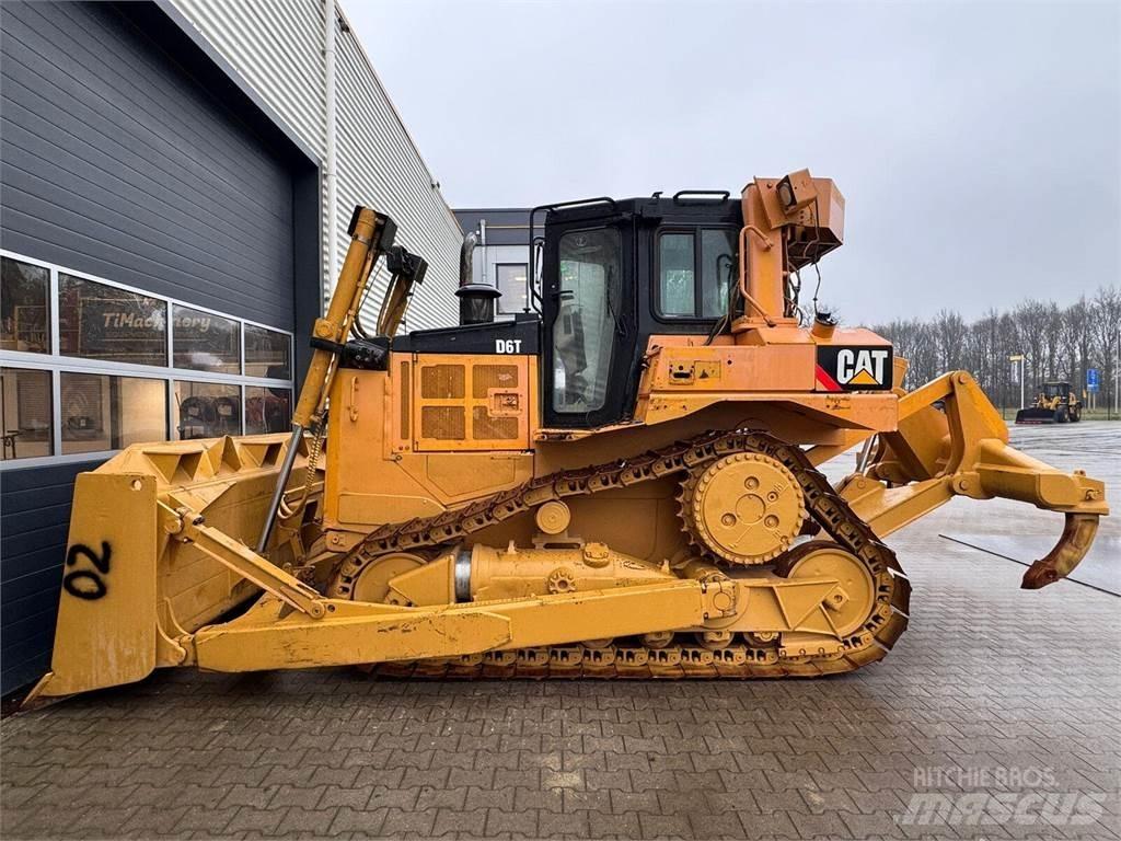 CAT D6T Pásové dozéry