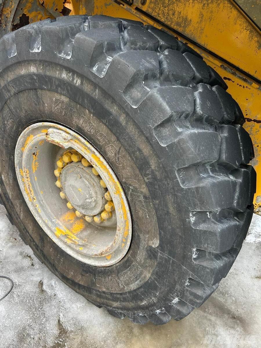 Volvo L90E Kolesové nakladače