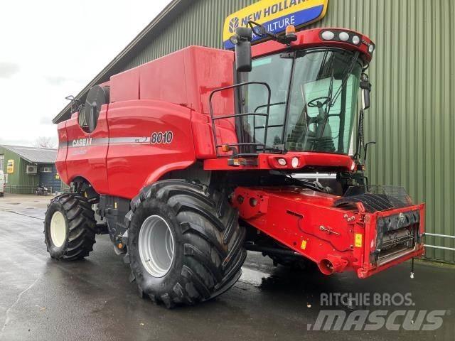 Case IH 8010 Kombinované zberacie stroje