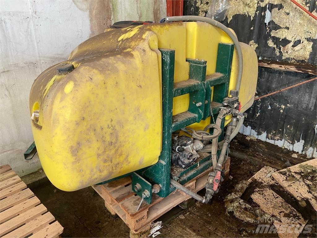 Danfoil 1500 L Nádrže, tanky
