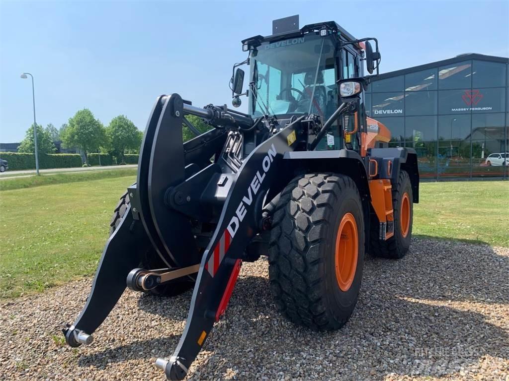 Develon DL250-7 Kolesové nakladače