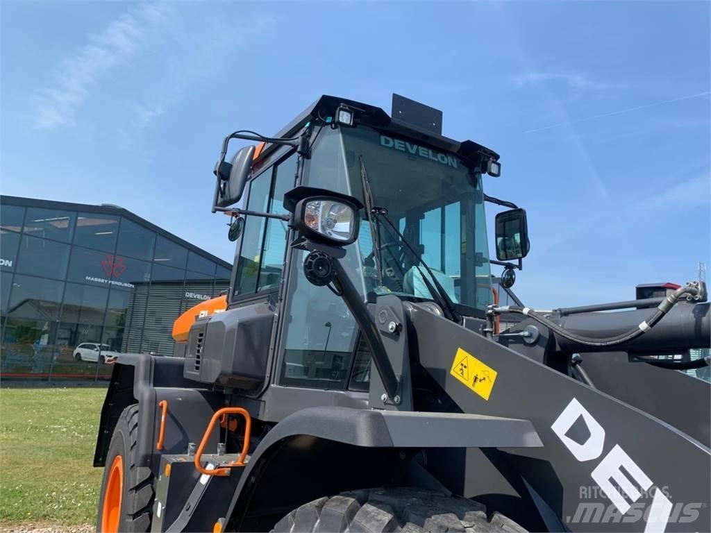 Develon DL250-7 Kolesové nakladače