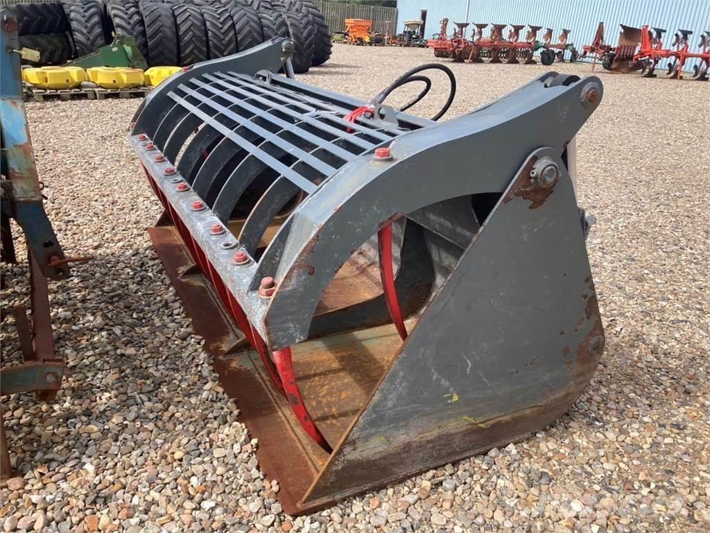  ENSILAGE SKOVL Teleskopické manipulátory