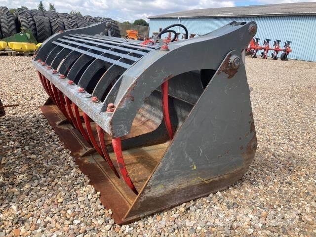  ENSILAGE SKOVL Teleskopické manipulátory