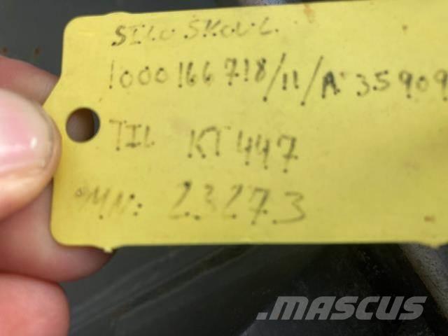  ENSILAGE SKOVL Teleskopické manipulátory