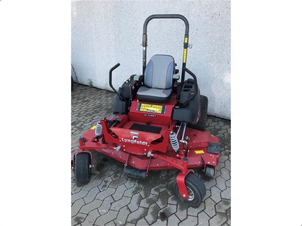 Ferris ZT 3200 Kompaktné traktory