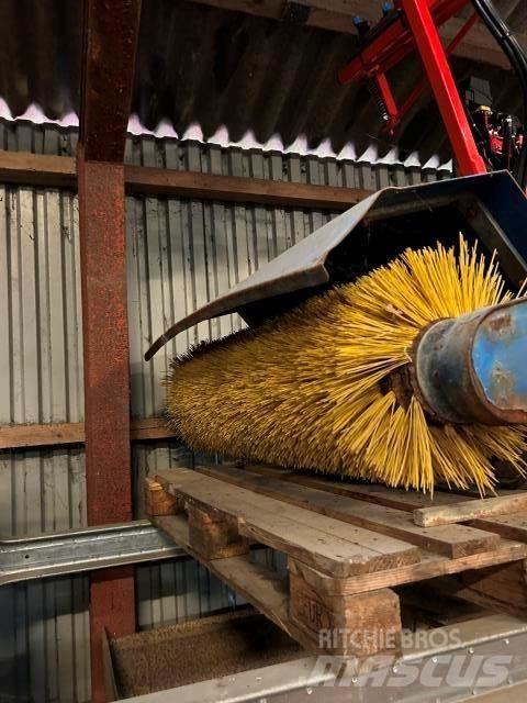 GMR FM 1200 KOST Zametacie stroje